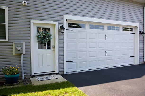 24/7 Emergency Garage Door Panel Replacement experts in Weyers Cave, VA
